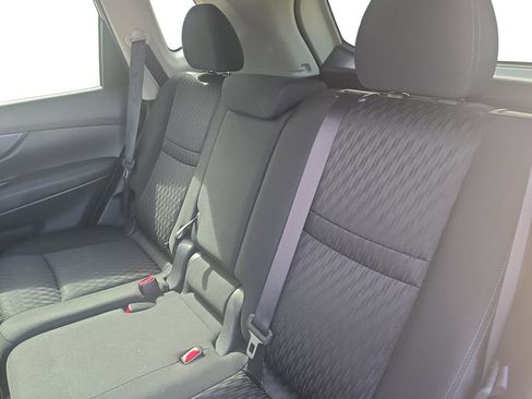 Used 2018 Nissan Rogue SV image 13