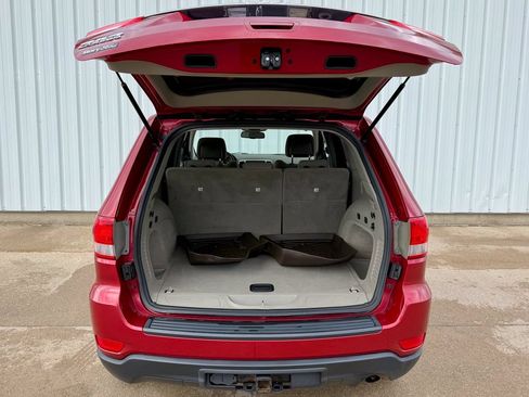 Used 2011 Jeep Grand Cherokee Laredo w/ Security & Convenience Group AWD/4WD image 16