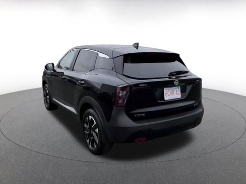 Used 2025 Nissan Kicks SV image 11