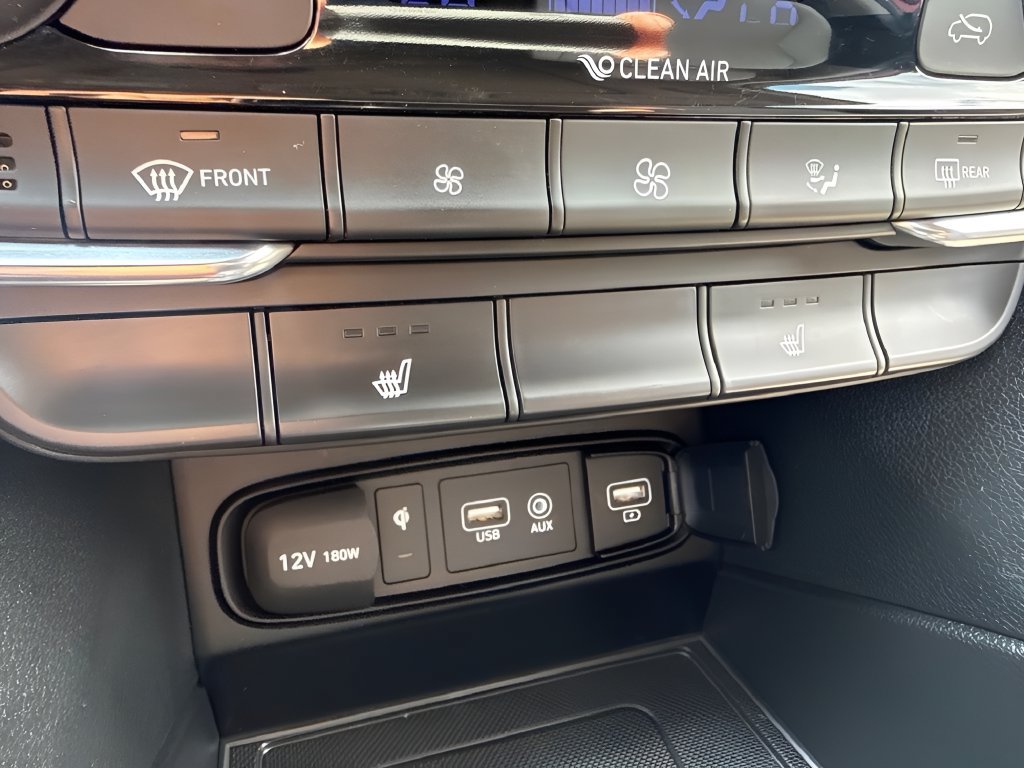 Used 2020 Hyundai Santa Fe SEL FWD image 18