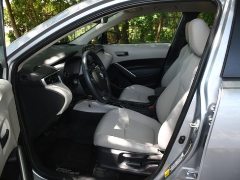 Used 2024 Toyota Corolla Cross L FWD image 7