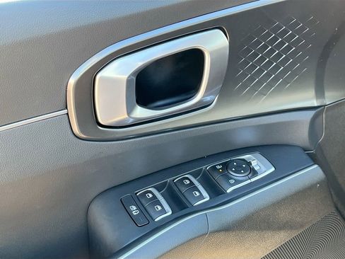 Certified 2025 Kia Sorento EX image 18