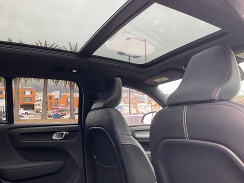 Used 2021 Volvo XC40 P8 Recharge AWD/4WD image 58