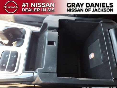 Used 2020 Ford Explorer XLT w/ Equipment Group 202A RWD image 20