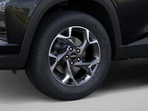 New 2026 Chevrolet Trax LT w/ Driver Confidence Package image 9