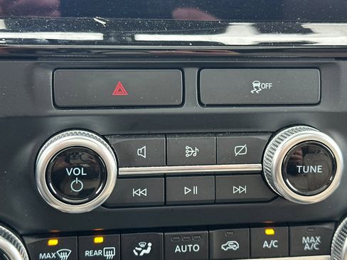 Used 2023 Ford Expedition Limited image 32