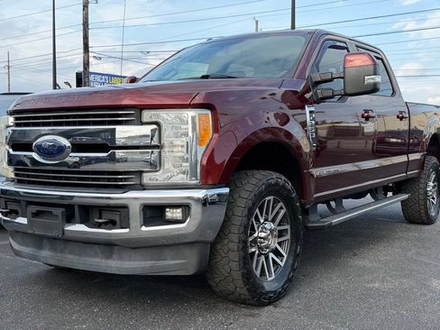 Used 2017 Ford F250 Lariat w/ Lariat Value Package AWD/4WD image 14