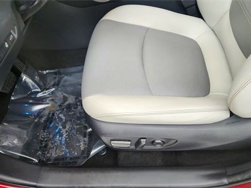 Used 2019 Toyota RAV4 Limited image 34