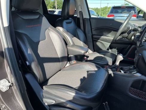 Used 2018 Jeep Compass Trailhawk w/ Cold Weather Group AWD/4WD image 25