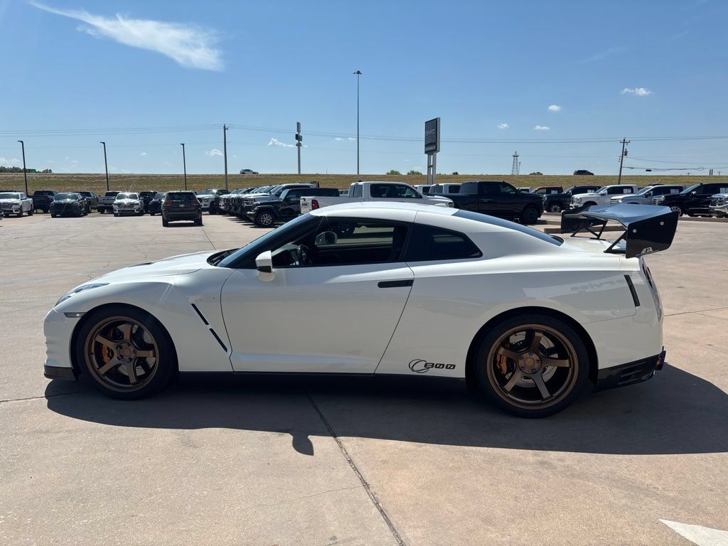 Used 2015 Nissan GT-R Premium AWD/4WD image 5