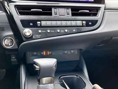 New 2025 Lexus ES 350 image 19