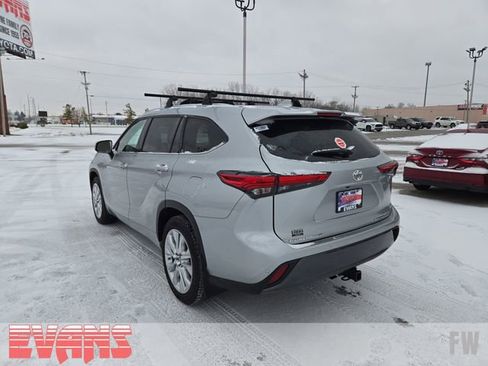 Used 2021 Toyota Highlander Limited image 28