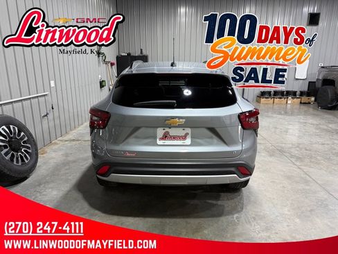 Used 2026 Chevrolet Trax LT FWD image 6