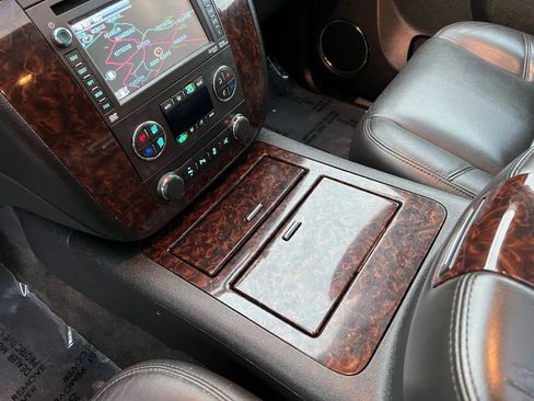 Used 2014 GMC Yukon XL Denali image 18