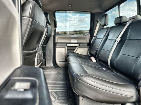 Used 2017 Ford F250 XLT w/ XLT Premium Package image 27