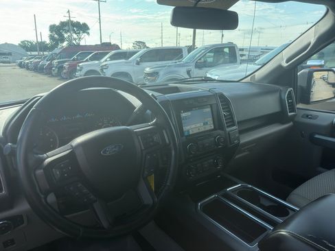 Used 2017 Ford F150 XLT w/ Equipment Group 302A Luxury AWD/4WD image 8
