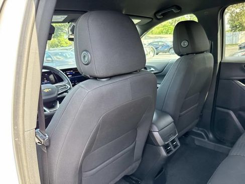 Used 2025 Chevrolet Equinox LT FWD image 15