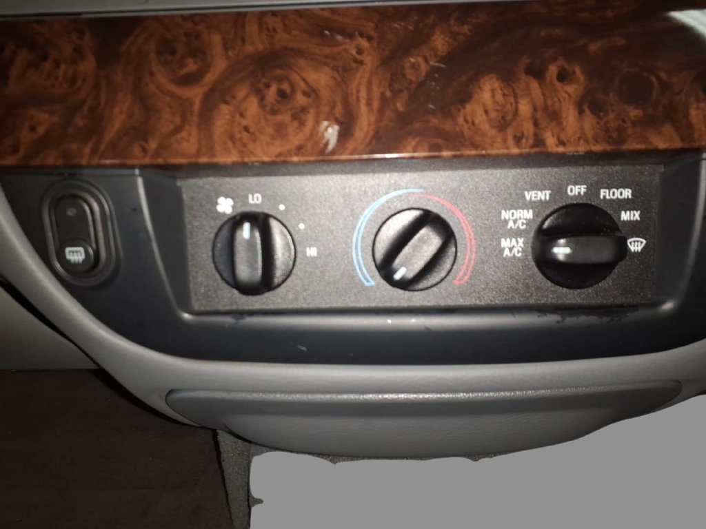 Used 2005 Mercury Grand Marquis GS RWD image 19