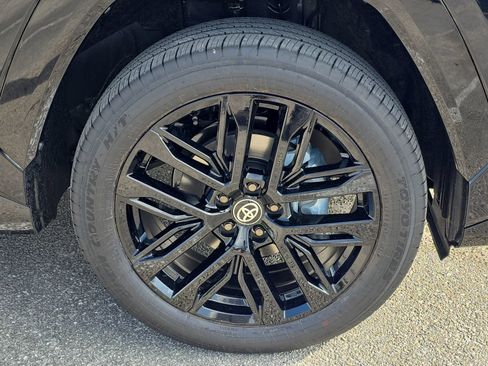 New 2026 Toyota RAV4 XSE AWD/4WD image 28