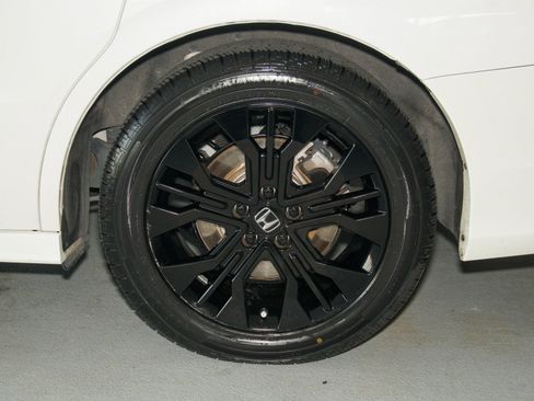 Used 2025 Honda Odyssey Sport-L image 45