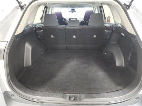Used 2021 Toyota RAV4 LE image 32