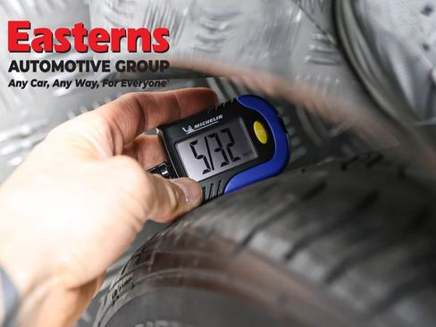 Used 2022 Nissan Maxima SV FWD image 27