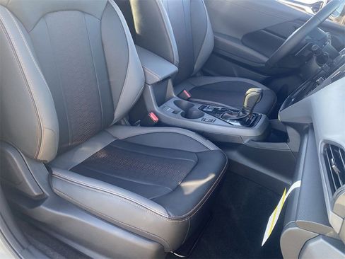 New 2025 Subaru Crosstrek 2.5i Limited w/ Popular Package #3A image 7
