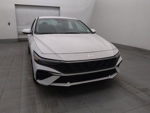 Used 2024 Hyundai Elantra SEL FWD image 14
