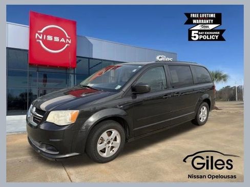 Used 2012 Dodge Grand Caravan SXT image 1