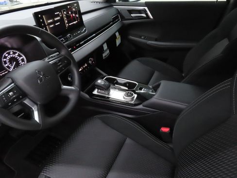 New 2026 Mitsubishi Outlander ES FWD image 20