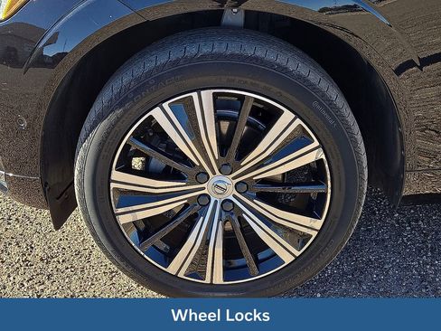 Certified 2023 Volvo XC60 B5 Plus w/ Protection Package Premier image 12