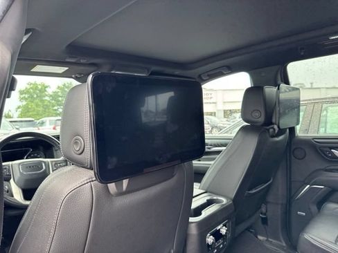 Used 2021 GMC Yukon Denali AWD/4WD image 8