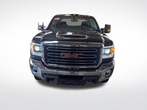Used 2018 GMC Sierra 2500 SLE w/ SLE Preferred Package AWD/4WD image 9