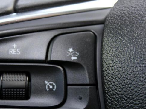 Used 2023 Buick Envision Essence image 42