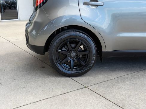 Used 2019 Kia Soul FWD image 30