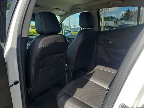 Used 2022 Buick Encore Preferred w/ Safety Package image 14