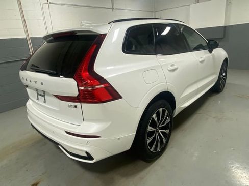 Used 2025 Volvo XC60 B5 Plus image 3