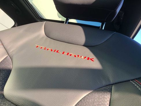 New 2024 Jeep Compass Trailhawk w/ Sun and Sound Group image 39