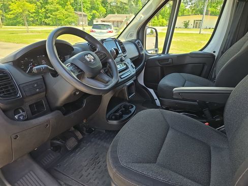 Used 2023 RAM ProMaster 2500 FWD image 13