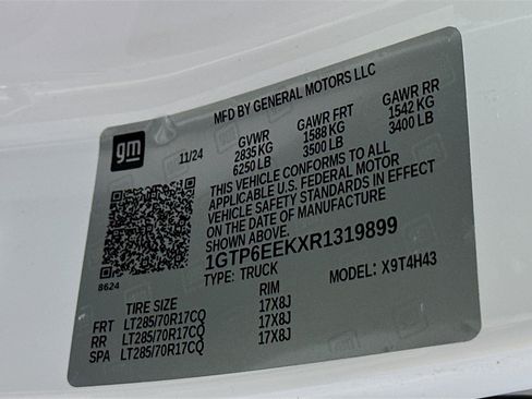 Used 2024 GMC Canyon AT4X image 36