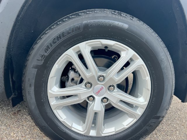 Used 2024 GMC Terrain SLE w/ Fleet Convenience Package FWD image 27