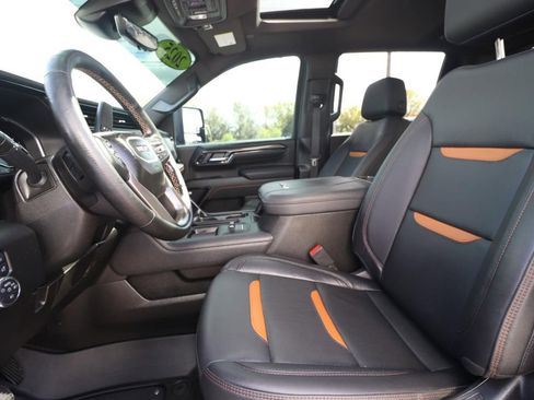 Used 2025 GMC Sierra 2500 AT4 w/ AT4 Premium Plus Package image 2