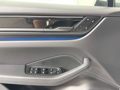 Certified 2025 Porsche Macan Electric RWD image 29