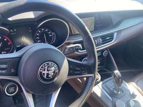 Used 2018 Alfa Romeo Stelvio Ti image 17