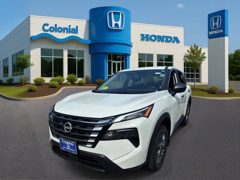 Used 2026 Nissan Rogue S AWD/4WD image 2