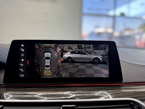 Used 2018 BMW 530e RWD image 14