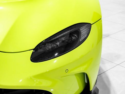 Used 2023 Aston Martin V12 Vantage image 38