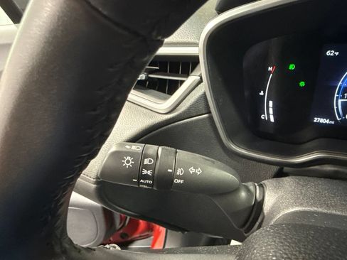 Used 2025 Toyota Corolla Cross XLE FWD image 33