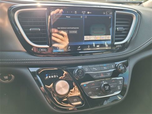 New 2026 Chrysler Pacifica Select image 23
