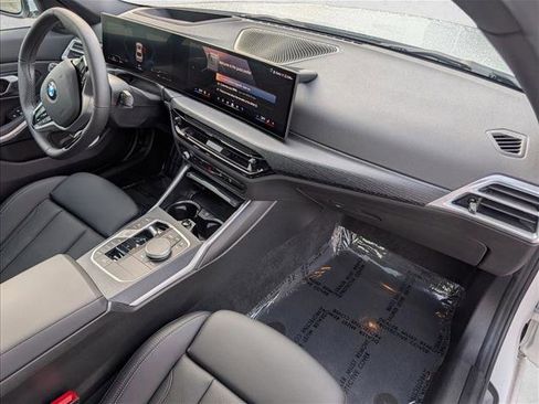 Used 2025 BMW 330i Sedan w/ Premium Package RWD image 22